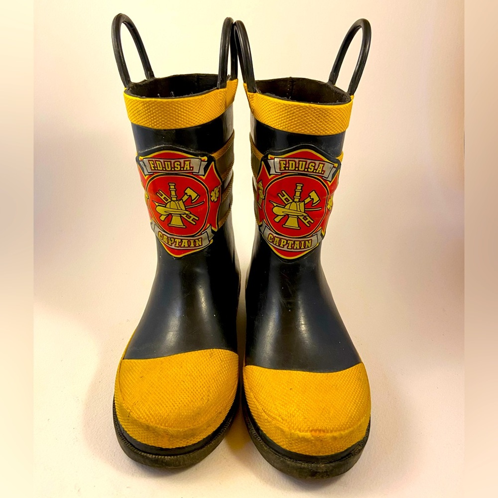 Boys size 9/10 Western Chief Firefighter Rainboots